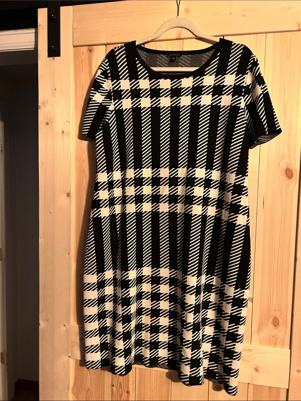 Ann Taylor Black and White Plaid Short Sleeve Mini Dress